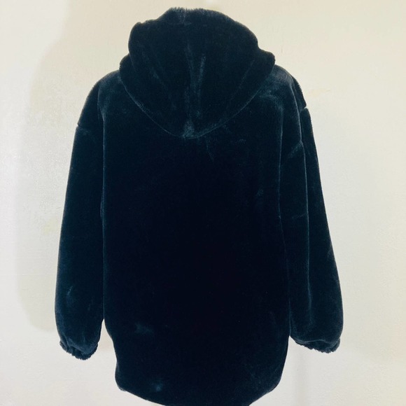 Fully Reversible Luxurious ebony black lined faux fur coat - Picture 2 of 6